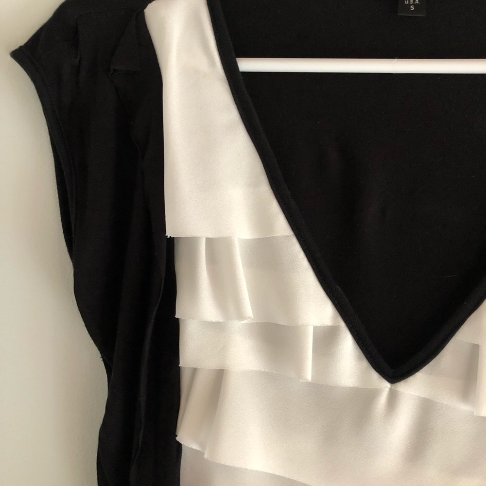 Bebe Ruffled Tuxedo Front V Neck Top - Picture 2 of 6